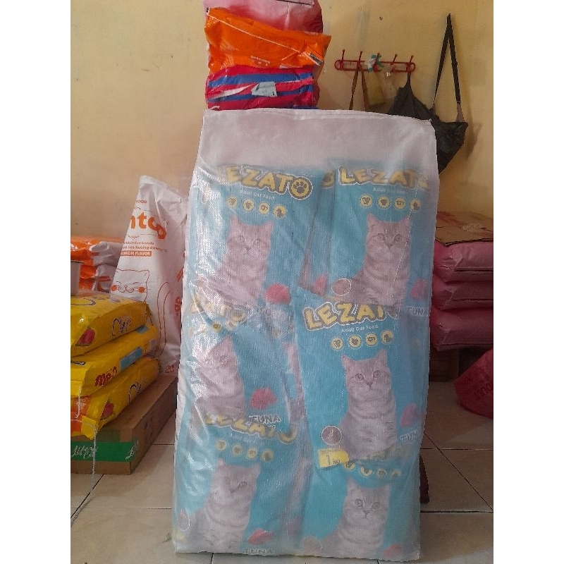 MAKANAN KUCING | LEZATO 1 KARUNG 20KG | 20PCS