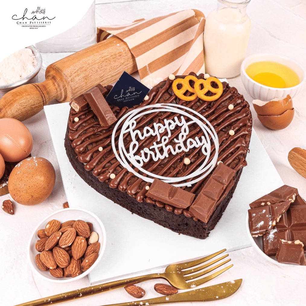 

SPESIAL BULAN INI Brownies Hati Valentine Kado Valentine Gift Nutella Birthday Brownies Chan Patisserie Size 2cm