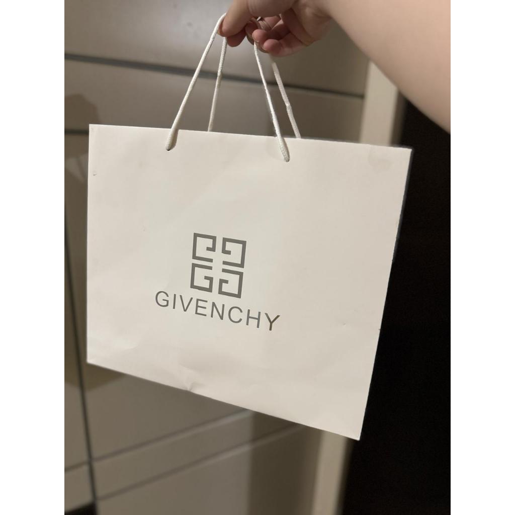 

paperbag givenchy white