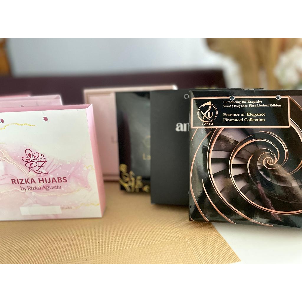 

Sliding Box hijab laci sliding box cetak FULL Warna murah, TANPA PITA, custom desain dan tulisan, BUKAN DOUBLE WALL