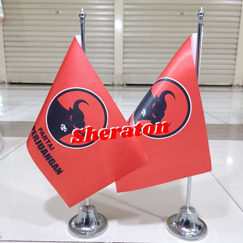 

tiang stenlis meja+bendera partai PDIP