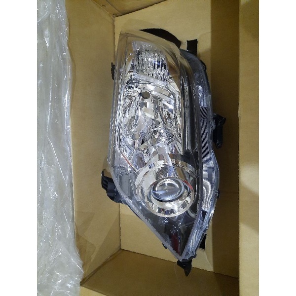 Headlamp Lampu Depan Fortuner 2011 - 2014 Original