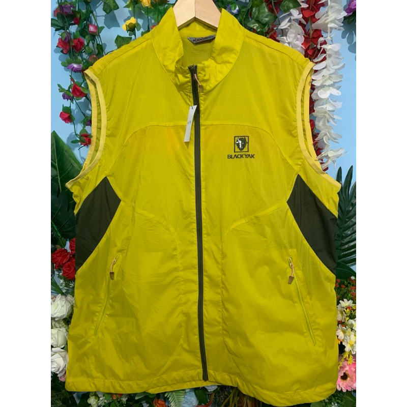 BLACKYAK BLACK YAK ROMPI VEST OUTDOOR LIKE NEW‼️