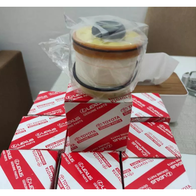 FUEL FILTER UPP atau FILTER SOLAR bagian atas untuk mobil  INNOVA DIESEL tahun 2004  2005 2006 2007 