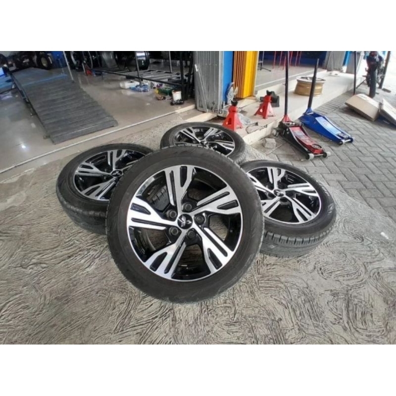 Velg Mobil Bekas Std New Xpander Ultimate R16X6 Pcd 5x114 + Ban 205 55 16 Dunlop