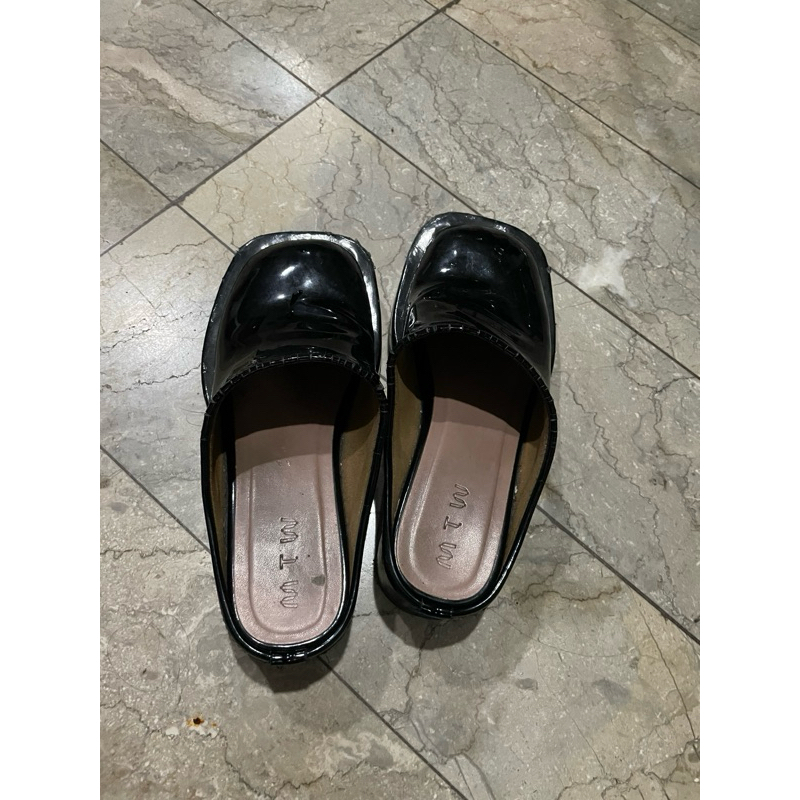 Made to Wander (MTW) Clogs