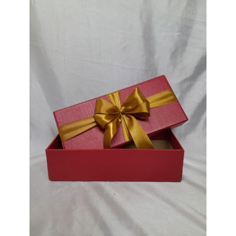 

Kotak Hadiah + Gift Box Small + 19x8x5 + Berpita + Tanpa Pita