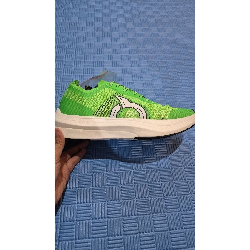 SEPATU RUNNING ORTUSEIGHT HYPERSONIC 1.3