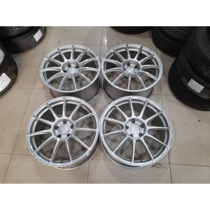 Velg Oz Racing Bekas Murah Ring 18 Lebar 8 Inch Lubang Baut 5 x 114,3 Offset 38 Warna Silver Bisa Un