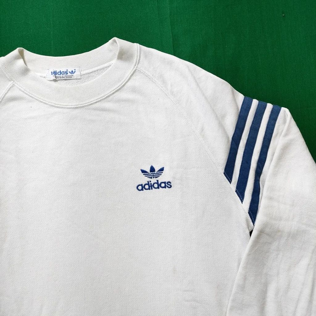 SWEATER CREWNECK VINTAGE ADIDAS DESCENTE, SIZE M (SECOND BRANDED)PUTIH, CN0092