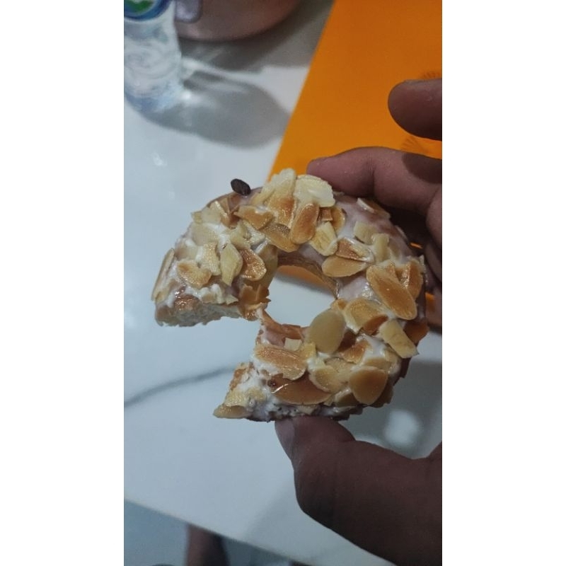 

donut almond