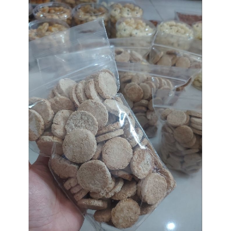 

KERIPIK SAGU JAJANAN JADUL