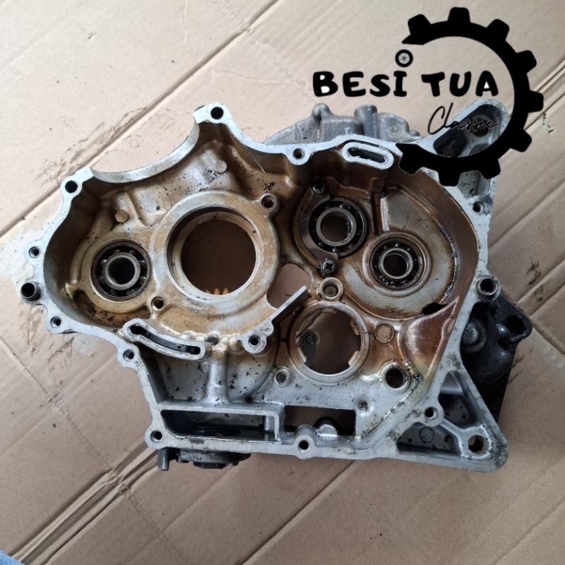 Crankcase blok kalter tengah kanan old vixion kode 3c1 original