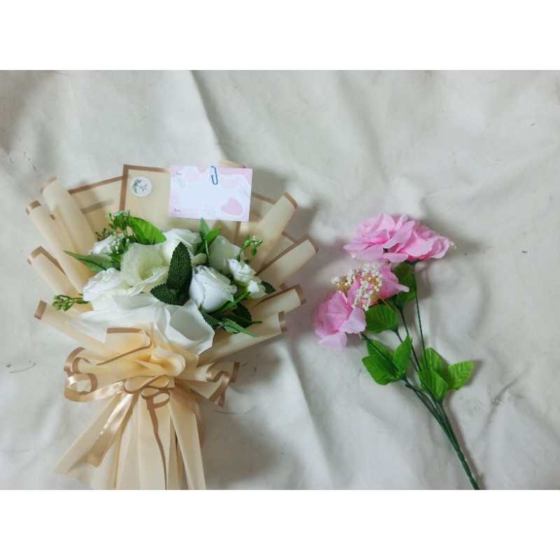 BUKET BUNGA WISUDA / BUKET TUNANGAN / BUKET ULTAH