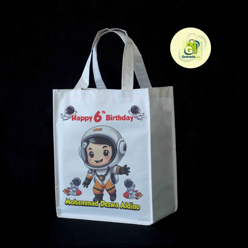 

TAS GOODIE BAG ULTAH BAHAN POLYESTER CUSTOM DESAIN MODEL POTRAIT