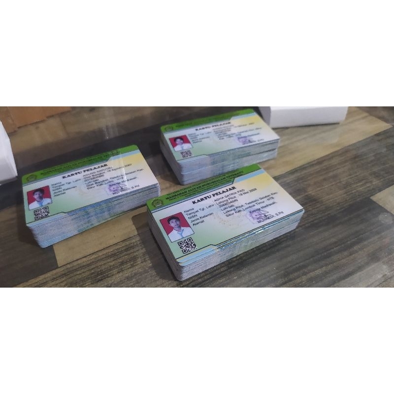 

Cetak ID CARD / BAHAN PVC IDCARD