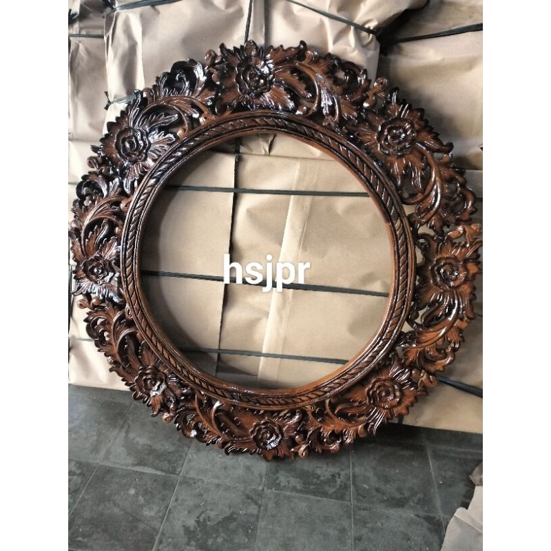 pigura cermin bulat ukir bunga kayu jati