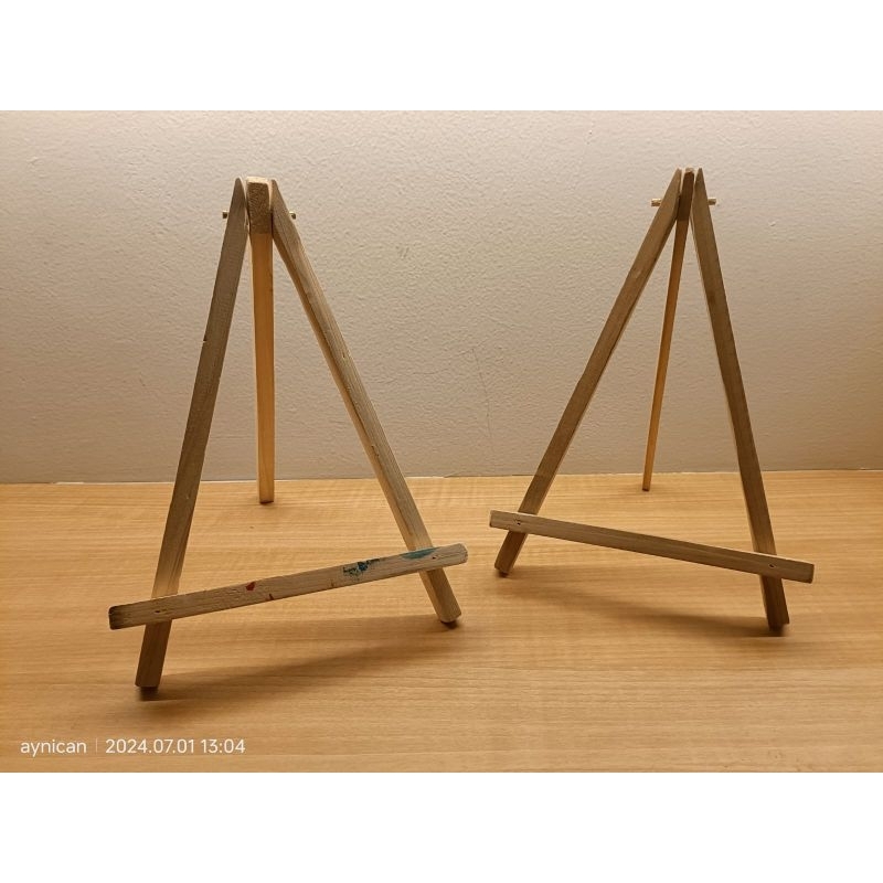 

standing kanvas kayu prelov