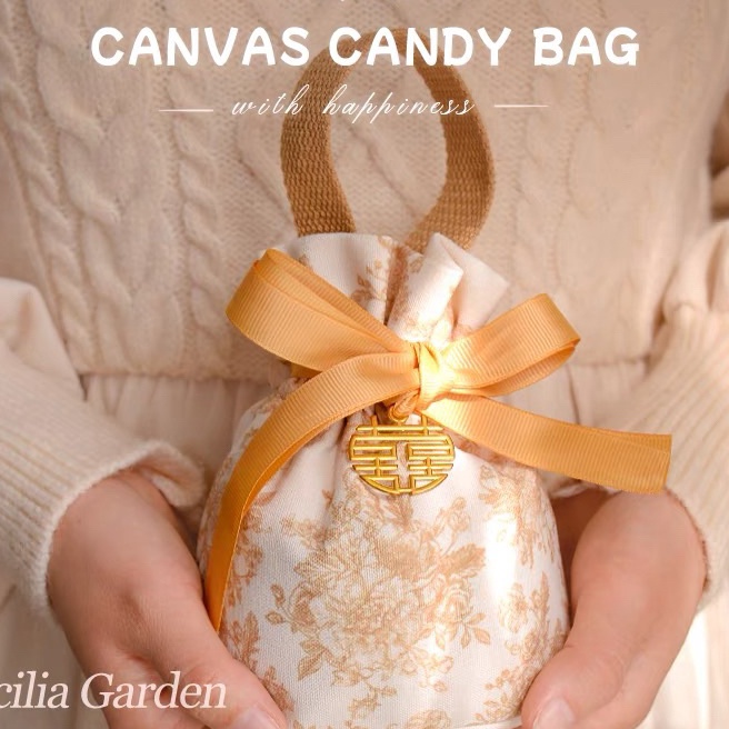 

FG2 Kantong pouch hampers serut natal bahan velvet pouch imlek CNY Hampers