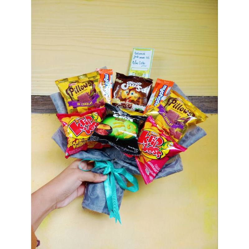 Buket bunga/ buket snack /buket hijab/ buket makanan/ souvenir/ hadiah unik