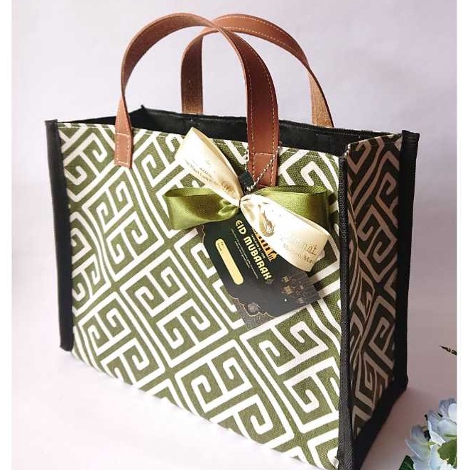 

Terjangkau Limitless Tas Hampers LANY Bahan Kanvas dan Otis Tas Bingkisan Toples Kado Lebaran Idul Fitri Ulang Tahun Handbag Simple Kekinian Tas Mukena