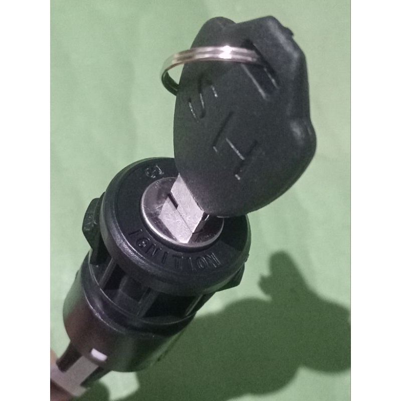 Kunci Kontak Mobil2an AKI