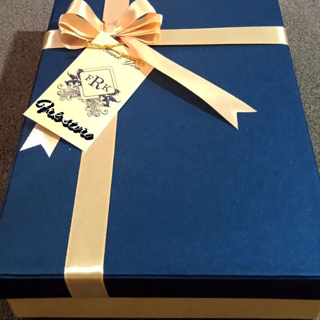 

KI3 BOX KADO GIFT BOX HARD BOX UKURAN 3x2x1