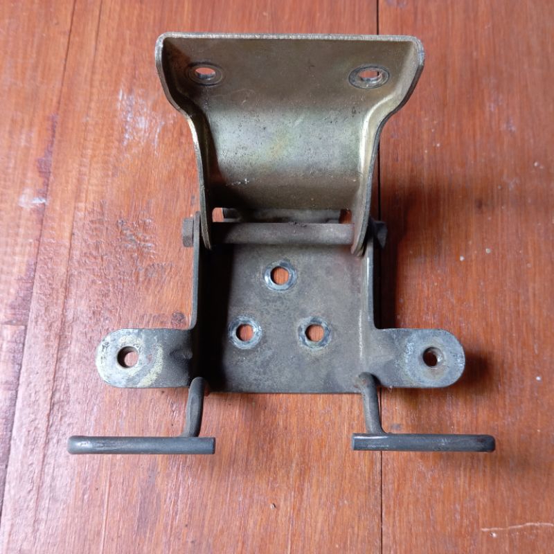 engsel jok pengait jok suzuki rk cool original