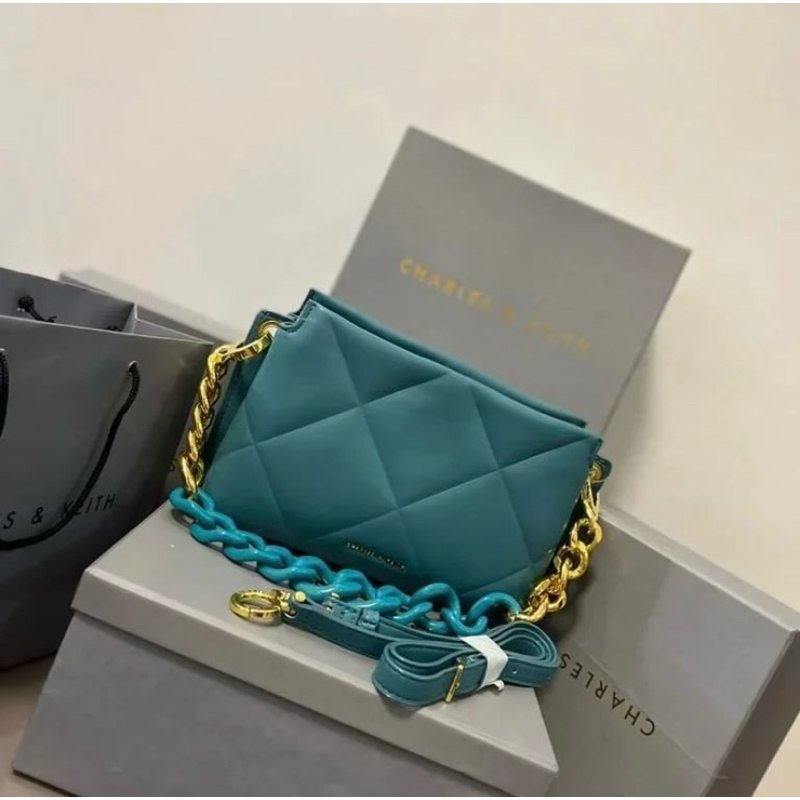 tas selempang chika danika