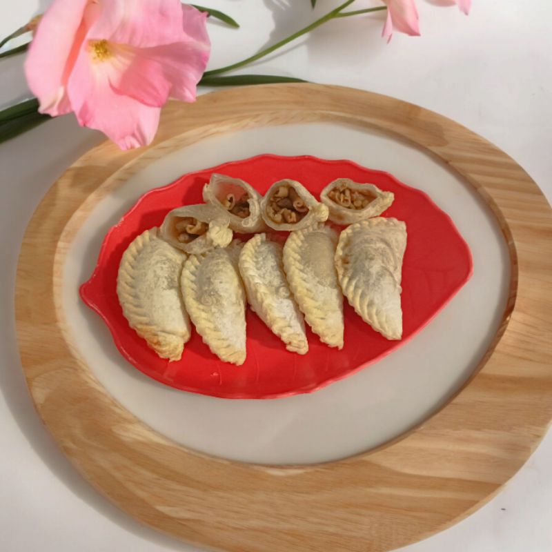 

Cireng isi usus & ayam suwir