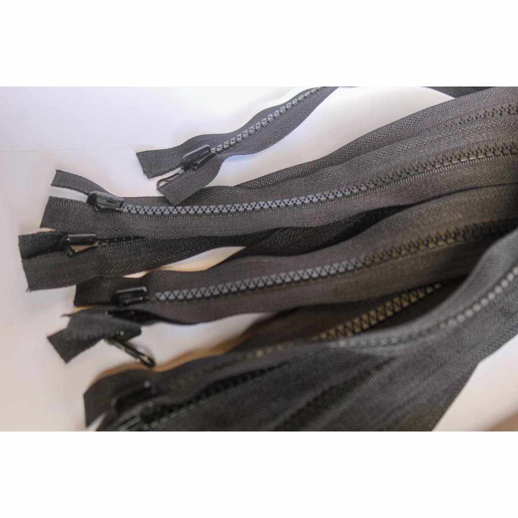 RESLETING JAKET HITAM 70 CM