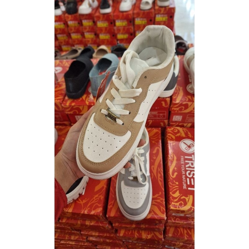 Sepatu Sneakers Triset