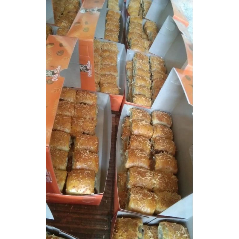 

bolen pisang coklat isi 24