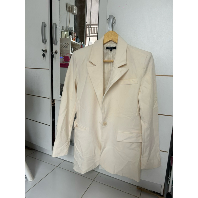 Preloved Blazer white / Jas wanita putih broken white