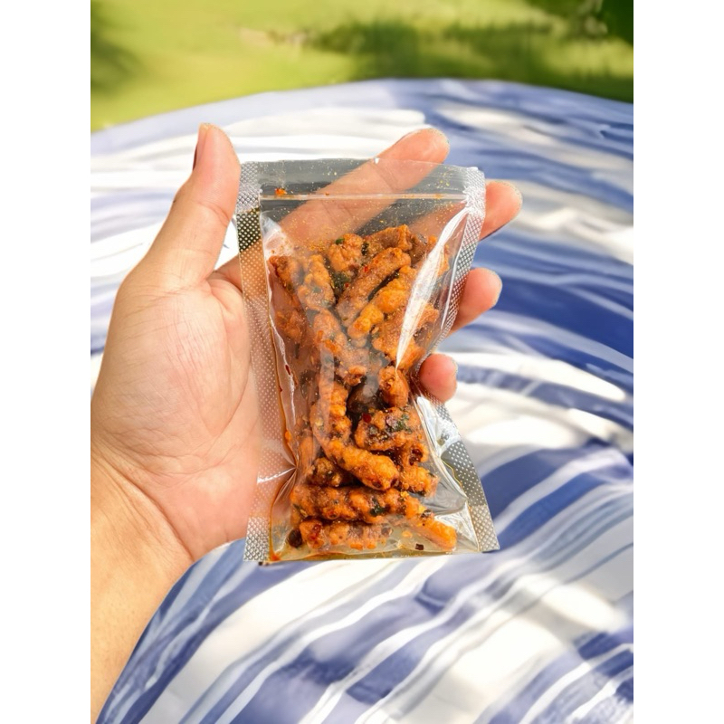 

Usus pedas daun jeruk / cemilan jajanan usus pedas