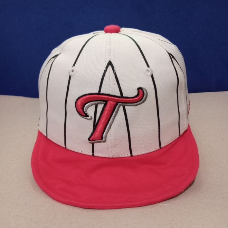 Topi sepeda logo T Twins