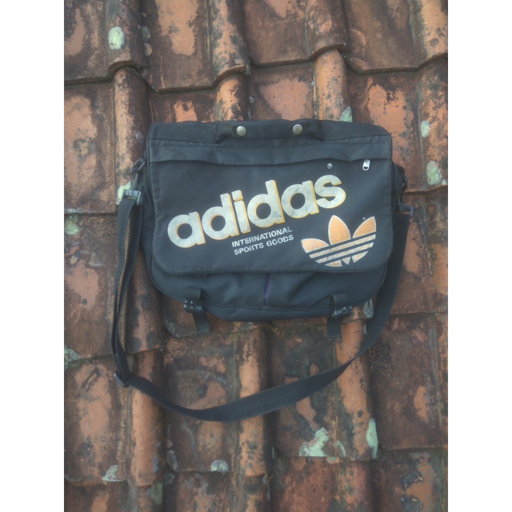 Adidas Tas Selempang Original Vintage Hitam Bahan Tebal