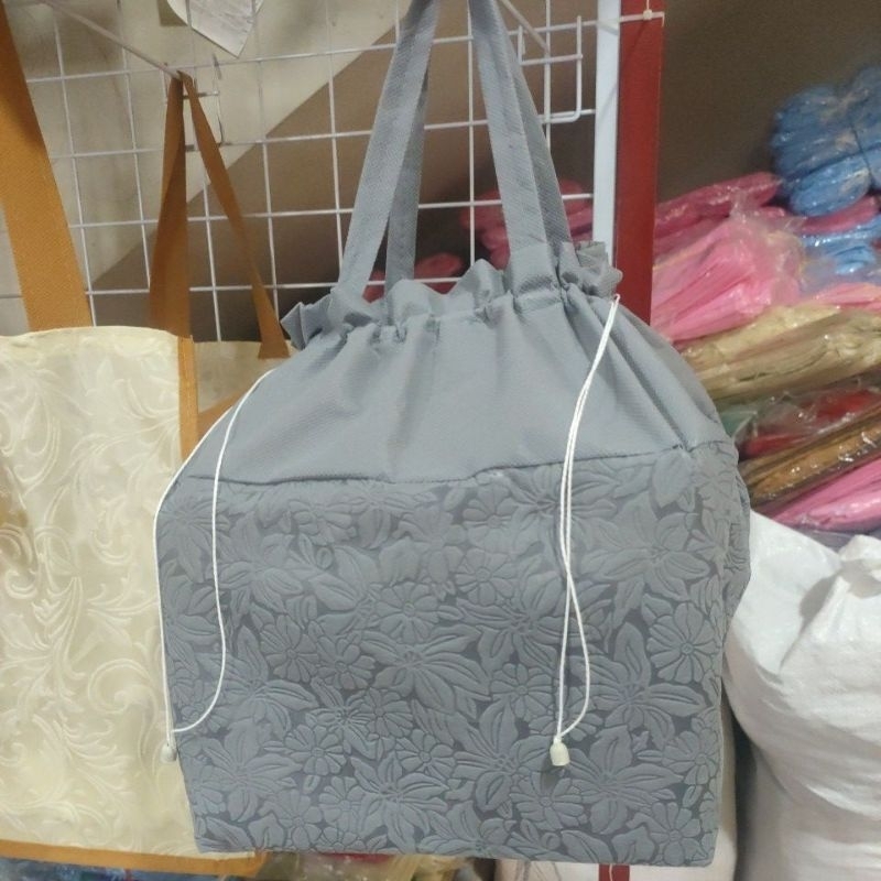 

tas hajatan Embos kombinasi spundbond serut uk.22x22