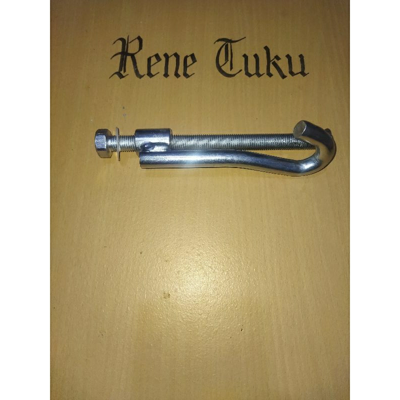 Baut ban serep mobilio