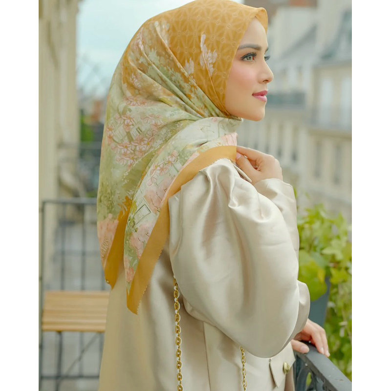 Buttonscarves XL The Parisian Voile Square - Soleil