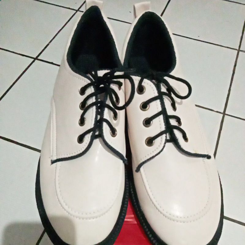 sepatu dockmart