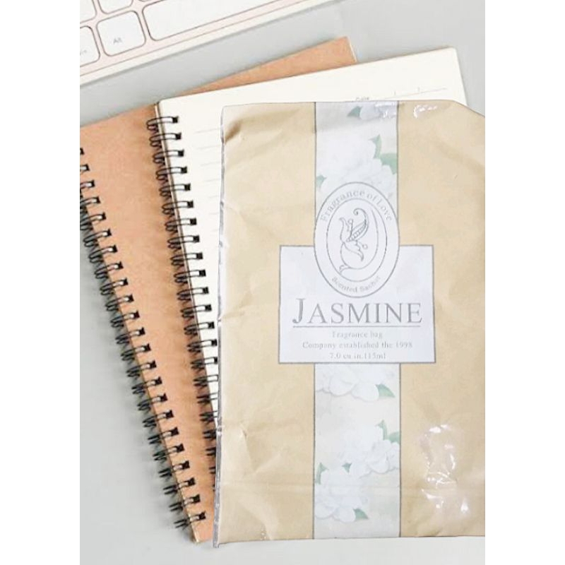 pengharum ruangan/ aroma terapi mobil