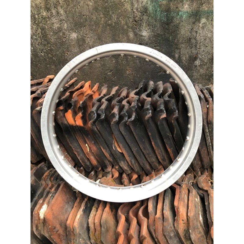 velg comstar 215 17
