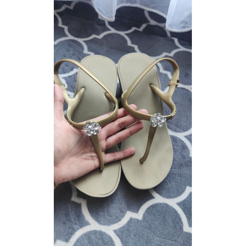 preloved sandal popits with pendant