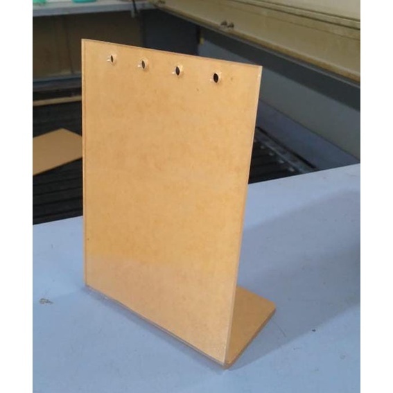 

AKRILIK DEKORASI KANTOR / STAND AKRILIK KALENDER DUDUK MEJA