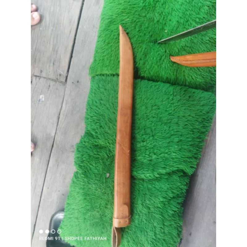 sarung pedang kulit sapi
