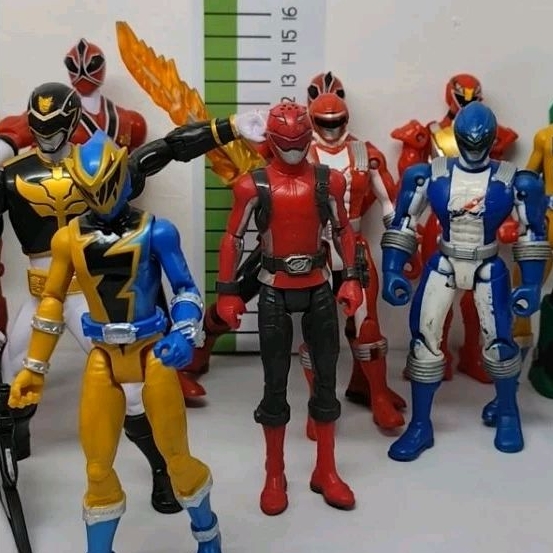 Power Ranger figure Preloved Mix Brand