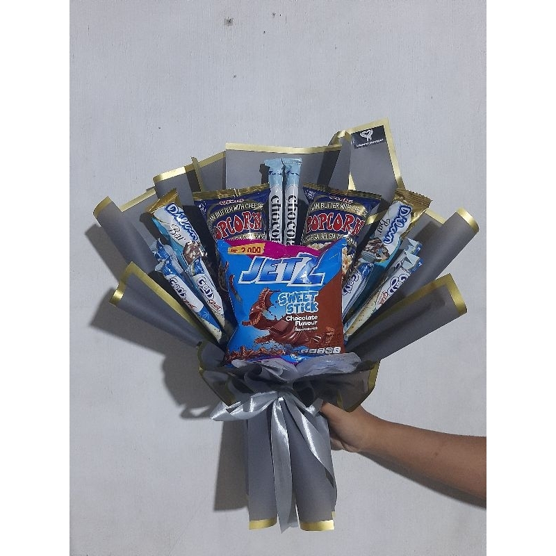 

Buket snackk abu - by loomanbouquet