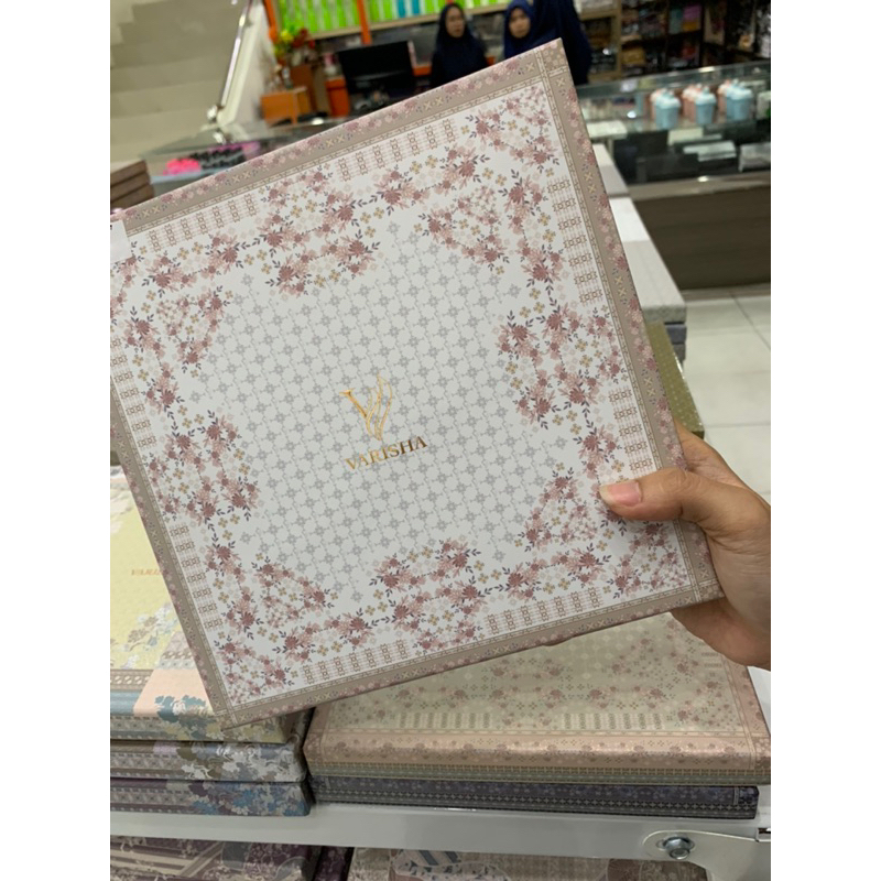 Hijab Segiempat Varisha Motif + Box