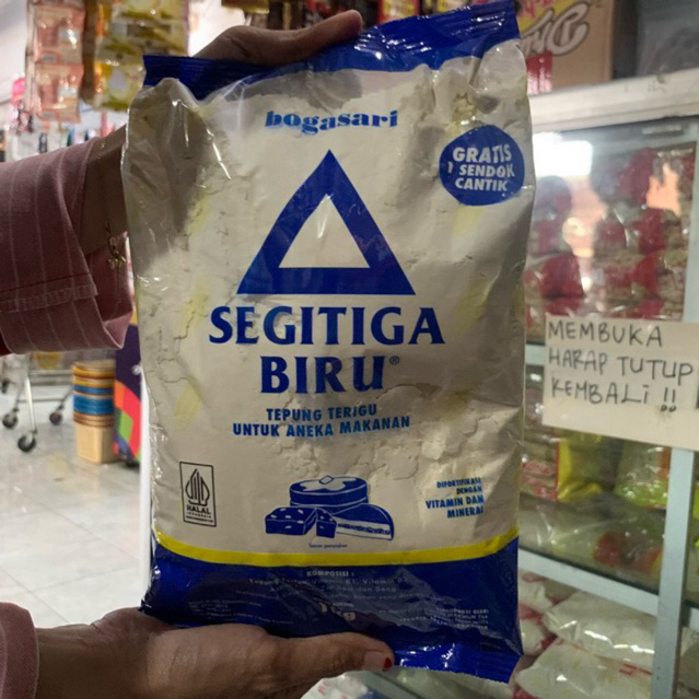 

Tepung Terigu Segitiga Biru 1KG